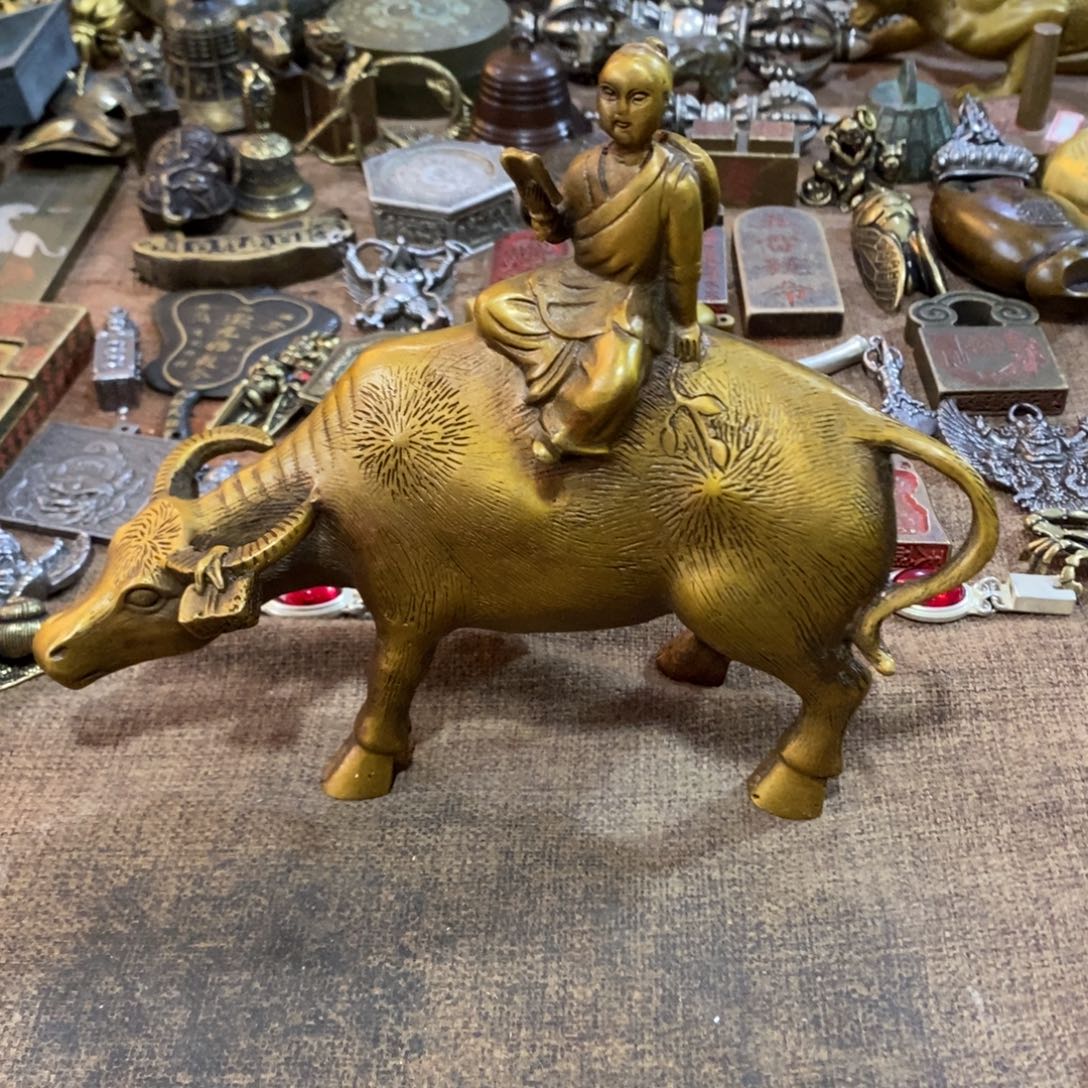 雲***輕铜铜韵精品桌面摆件