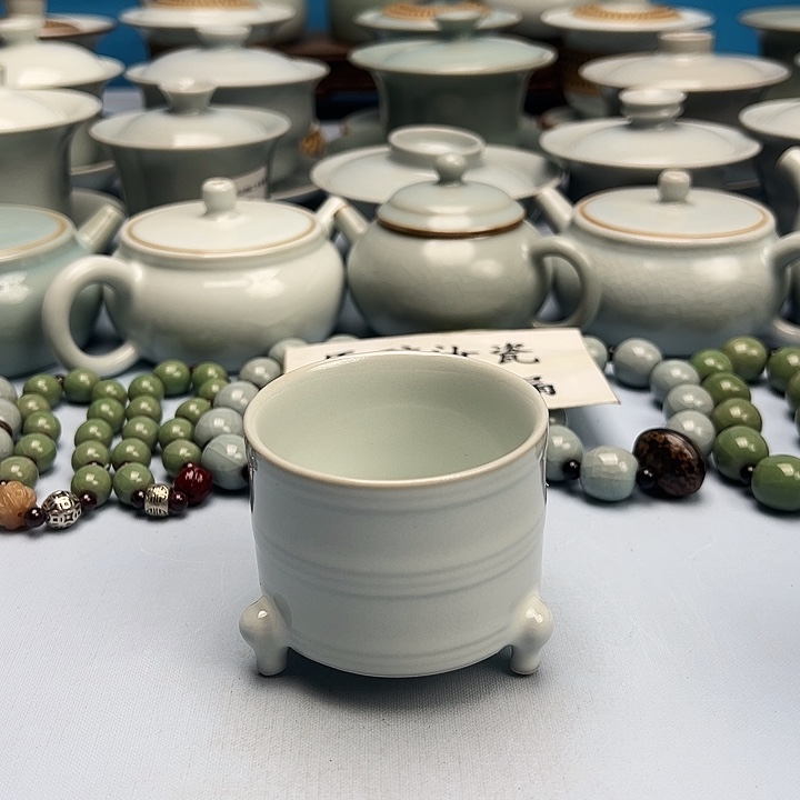 杯月白釉三足杯原蓝原釉原产地