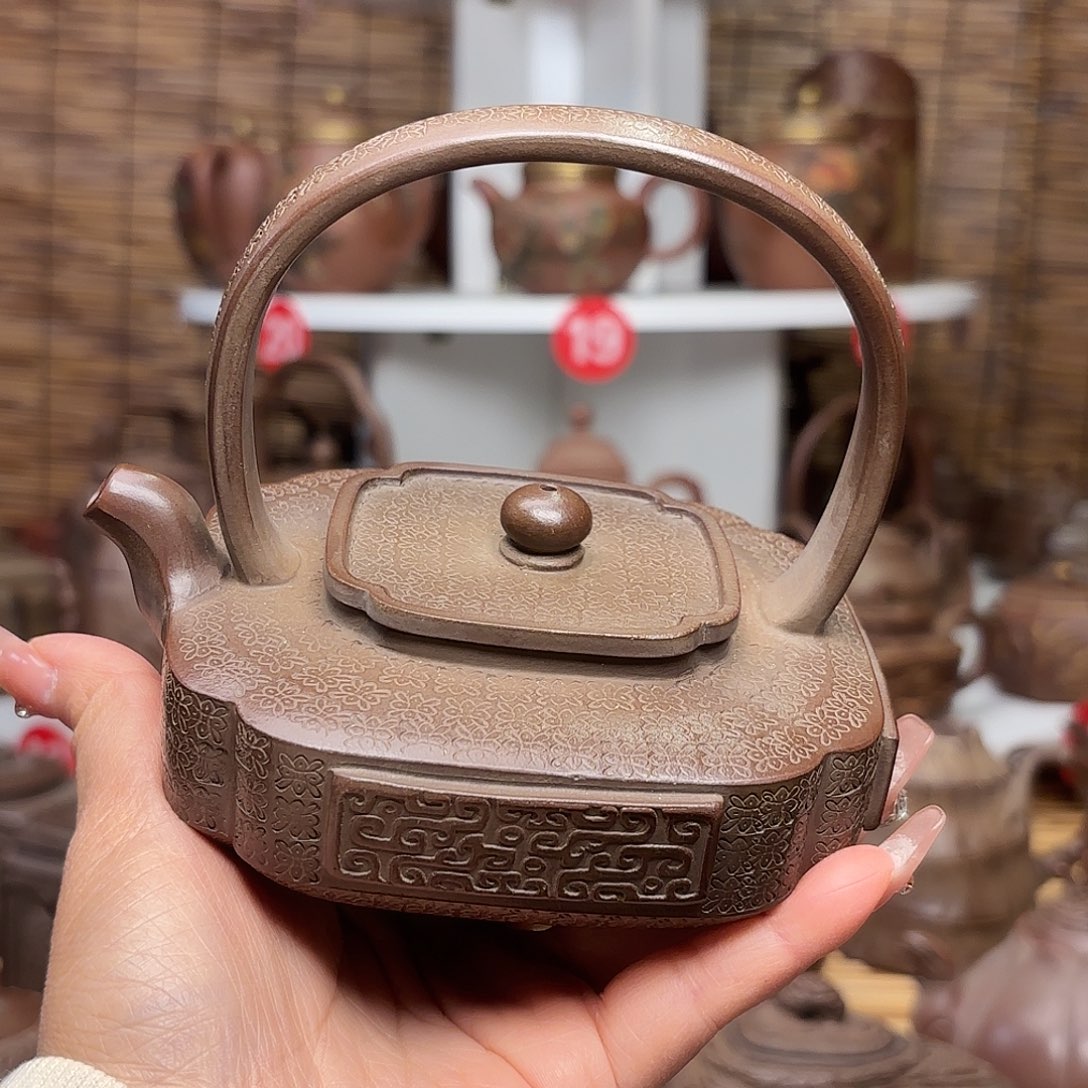 紫砂茶壶当**月紫砂老壶