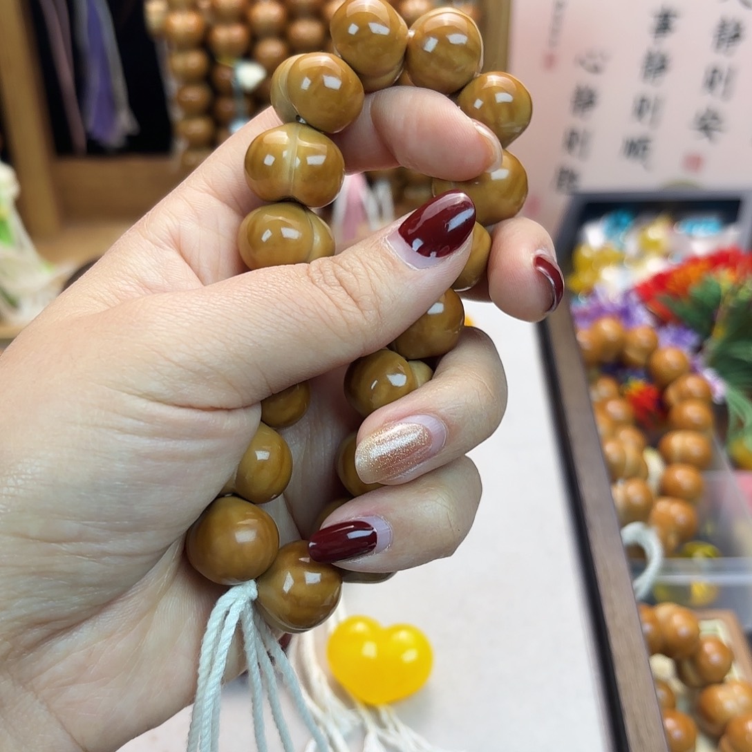 幸***a核桃高定光面大屁桃一条