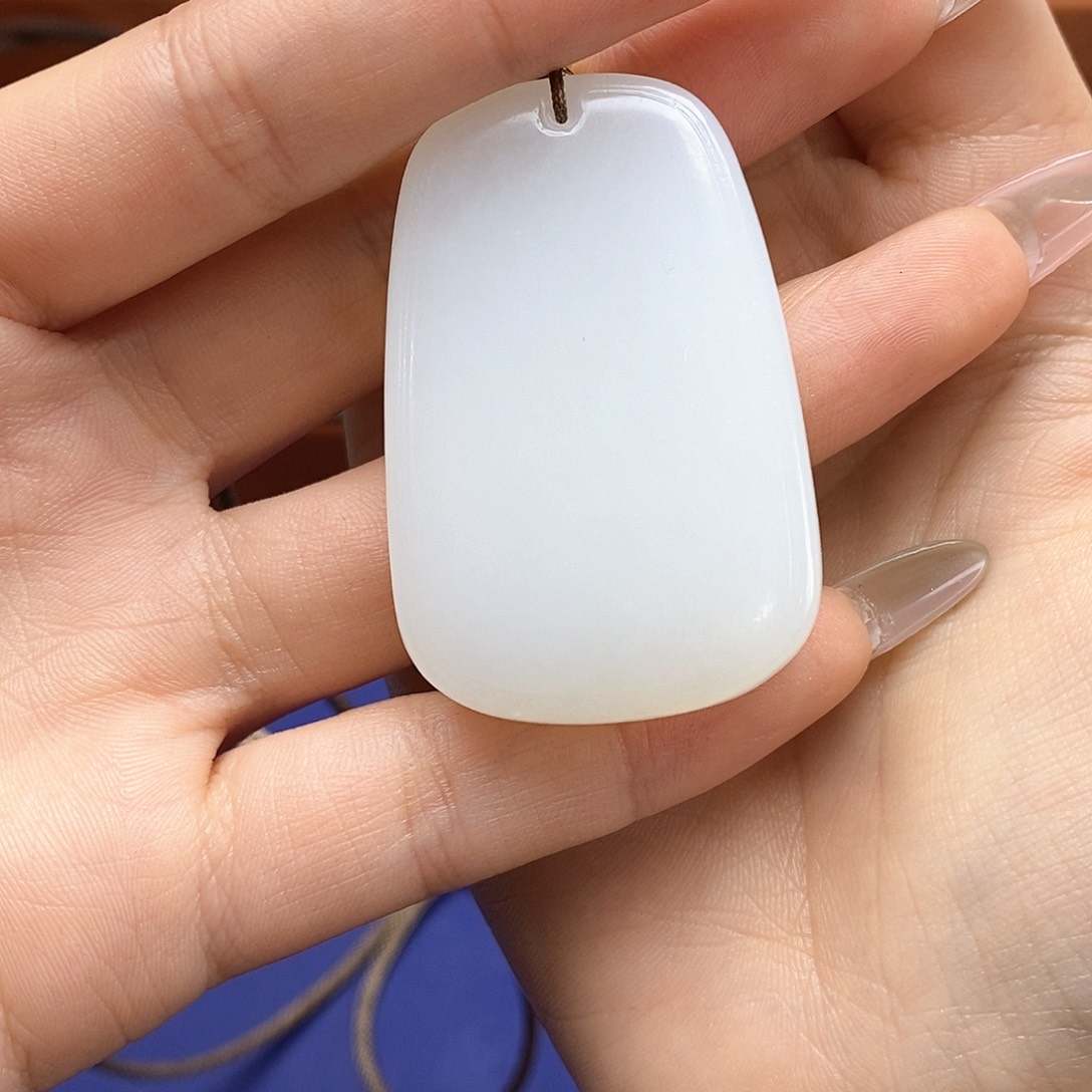 和田玉颈饰未镶嵌桐