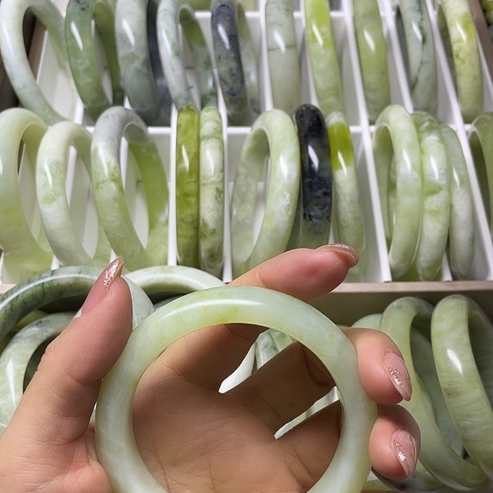 *****蛇纹石玉未镶嵌手镯