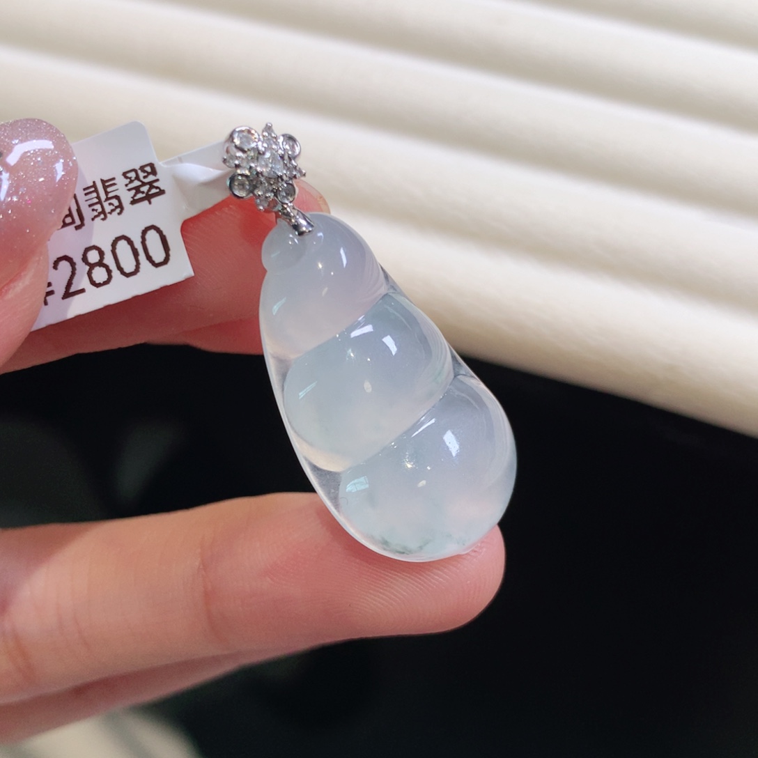 翡翠颈饰18K金镶嵌福豆