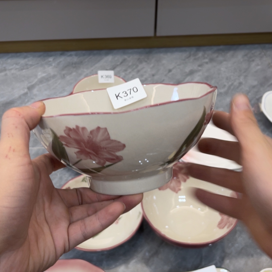 陶瓷微瑕餐具介意勿拍，满18飞！