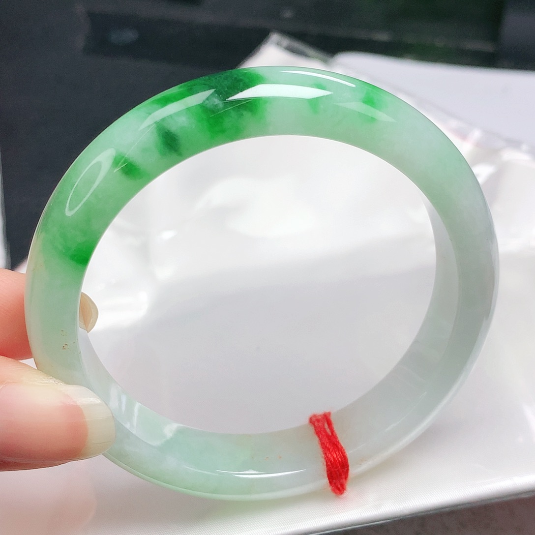 翡翠手镯未镶嵌正