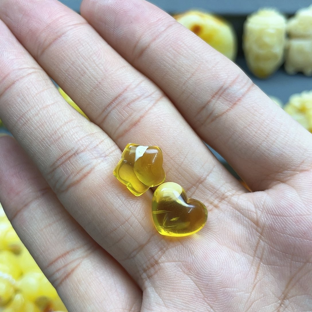 琥珀裸石未镶嵌蜜蜡