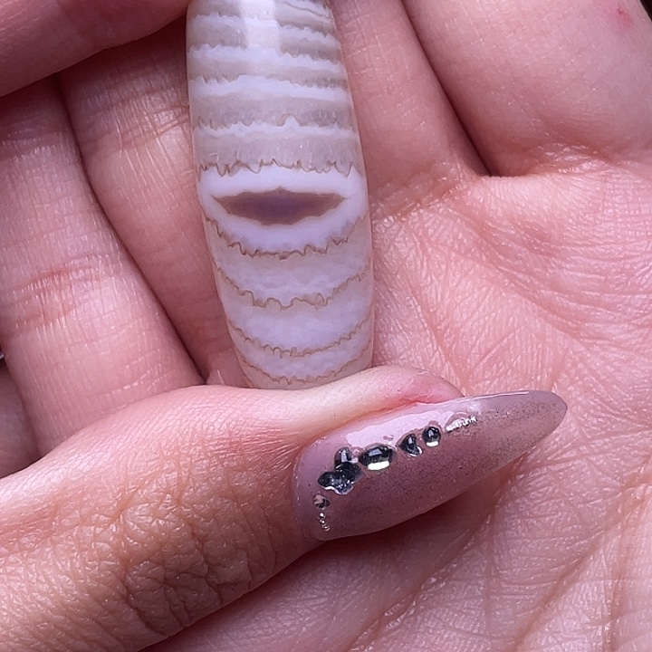 持***施玛瑙/玉髓未镶嵌颈饰