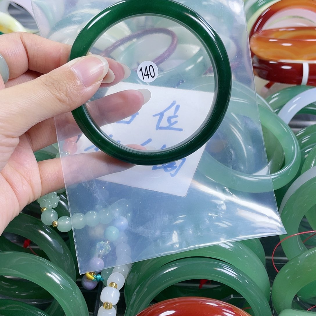 石英质玉手镯未镶嵌63