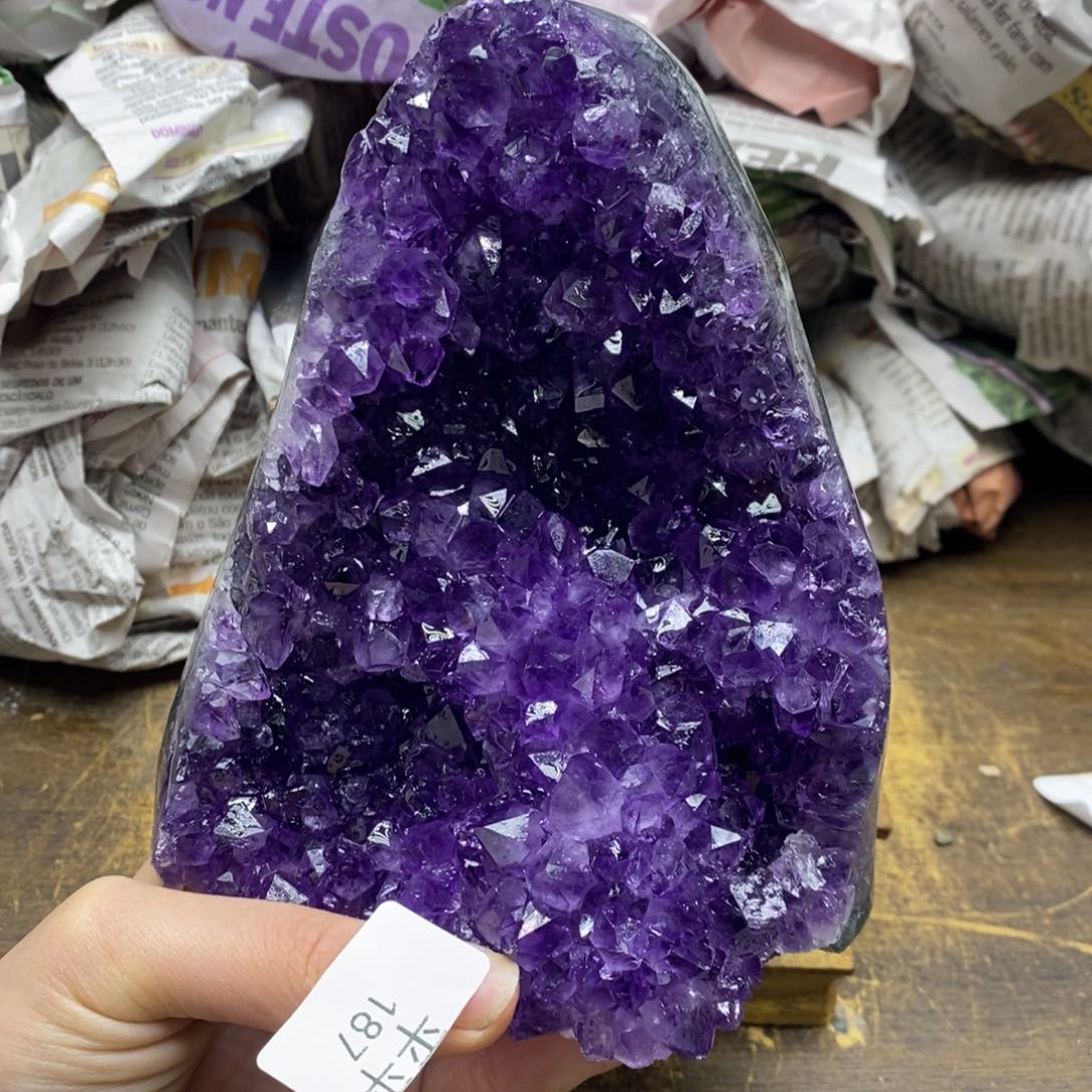 紫晶乌拉圭未镶嵌