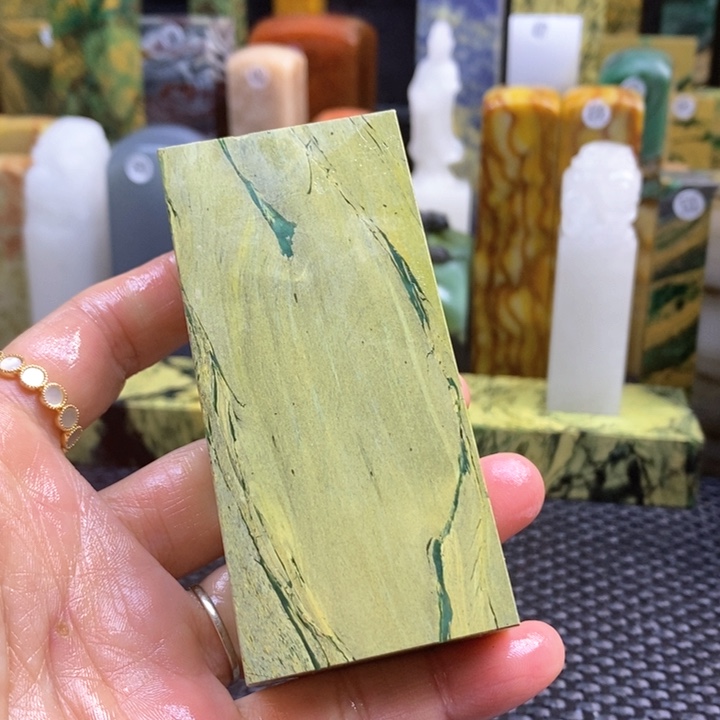 青田石地****工青田石印章石