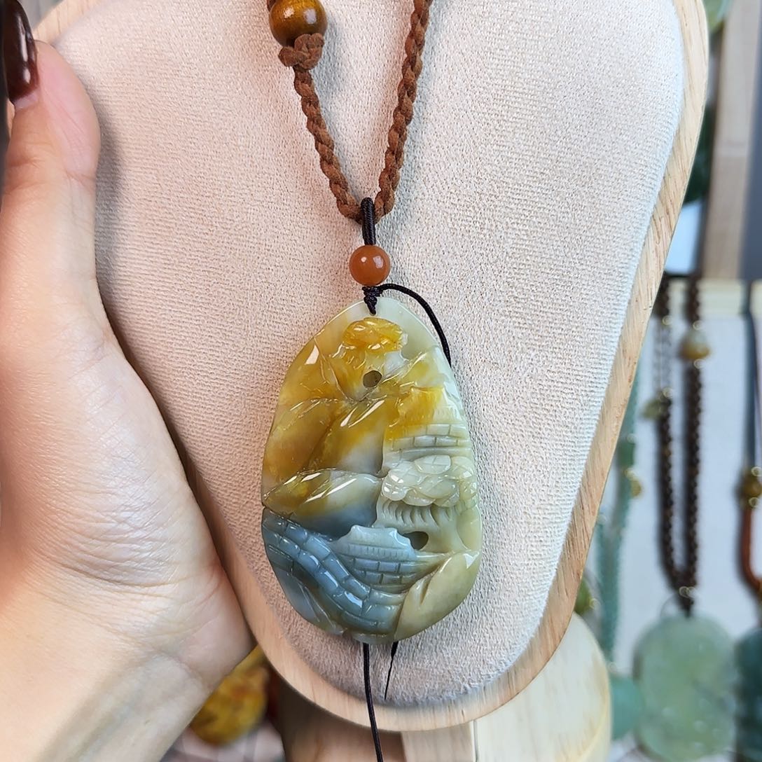 蛇纹石玉未镶嵌颈饰