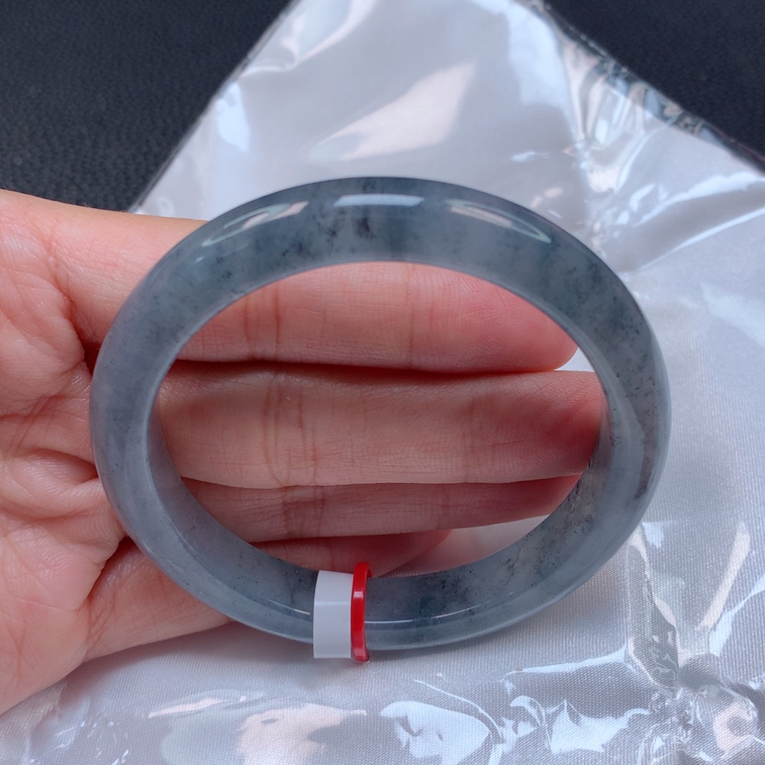 翡翠手镯未镶嵌天然