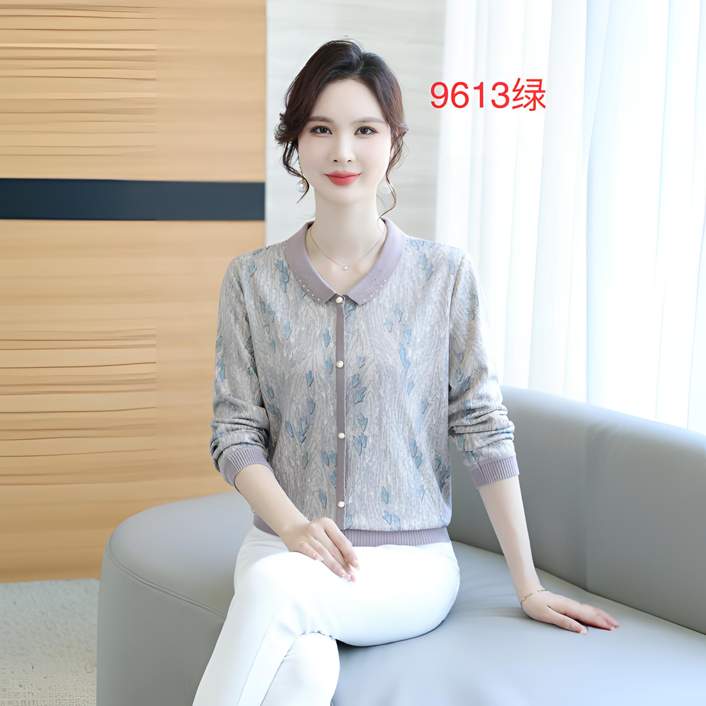 新款洋气中老年女装妈妈秋装T恤小衫老太太衣服奶奶春秋套装