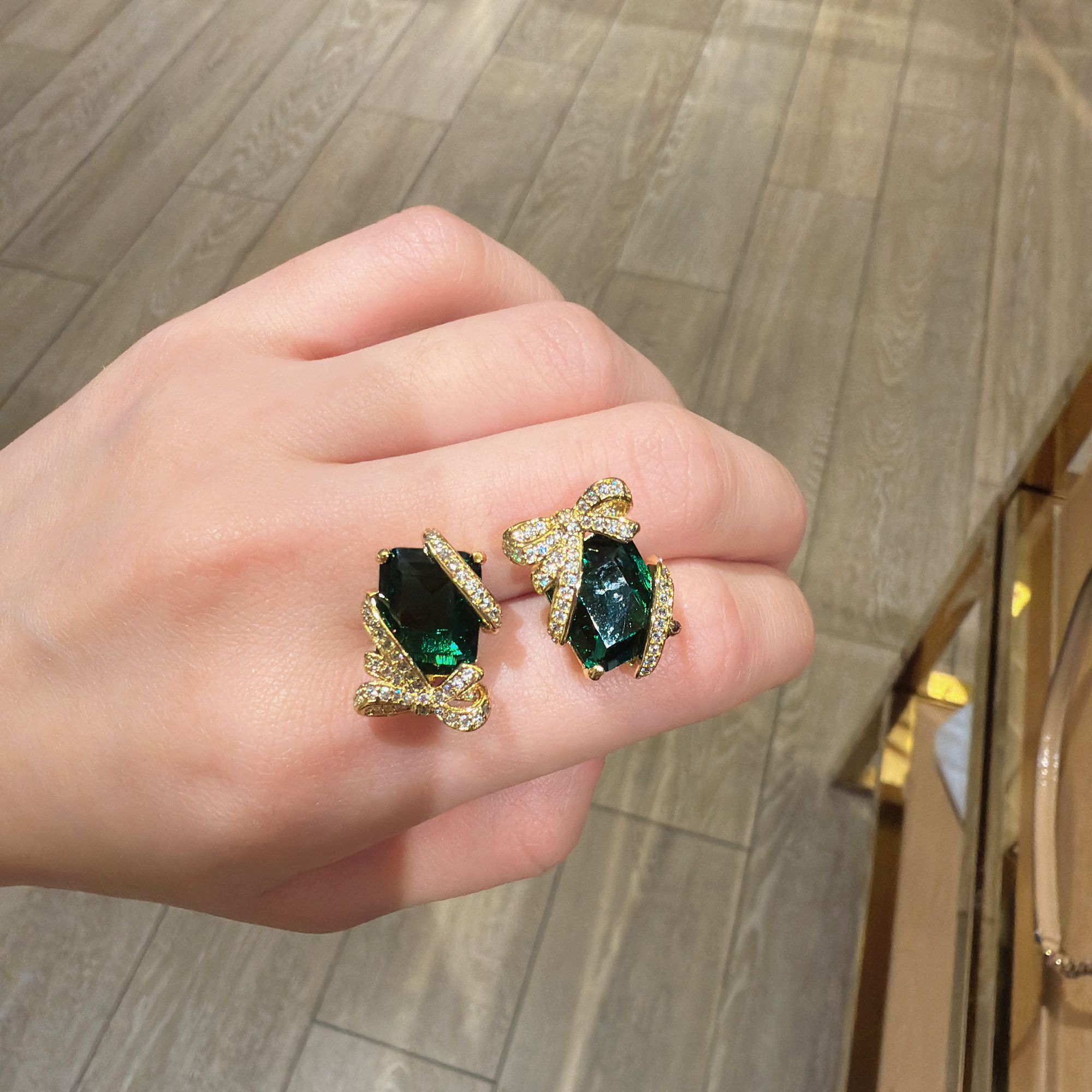 黄铜锆石耳饰 镀18k金KS小香风浪漫蝴蝶结小方糖精致耳钉