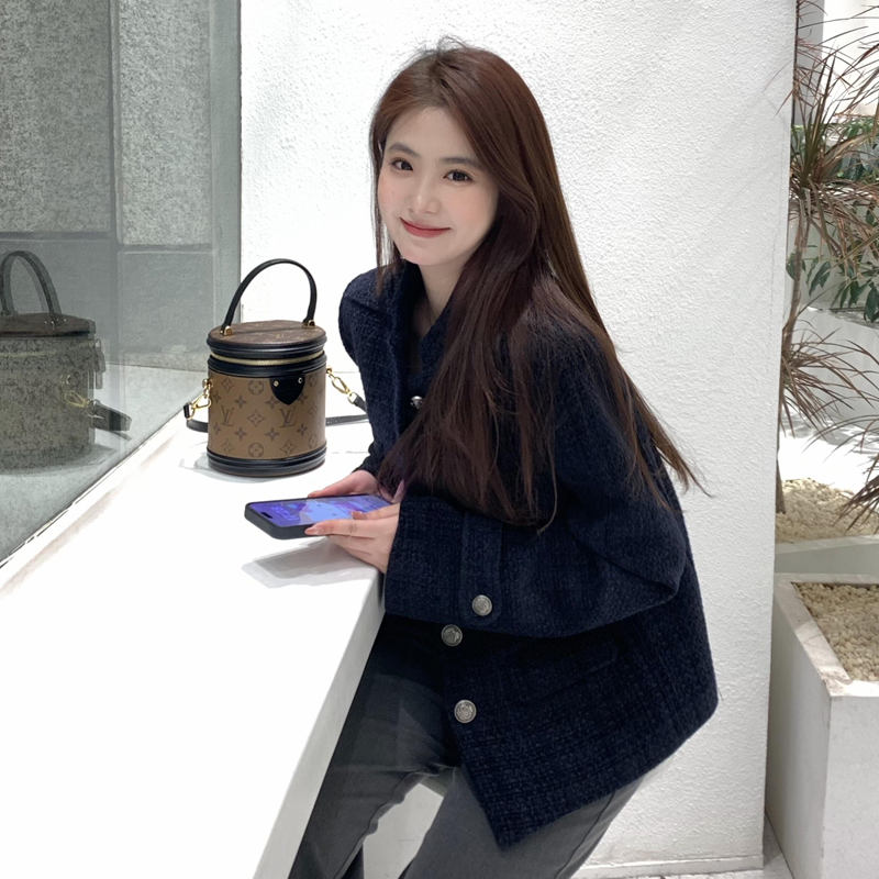 财阀千金风法式藏青色秋冬新款高级感小香风短款外套小众气质立领