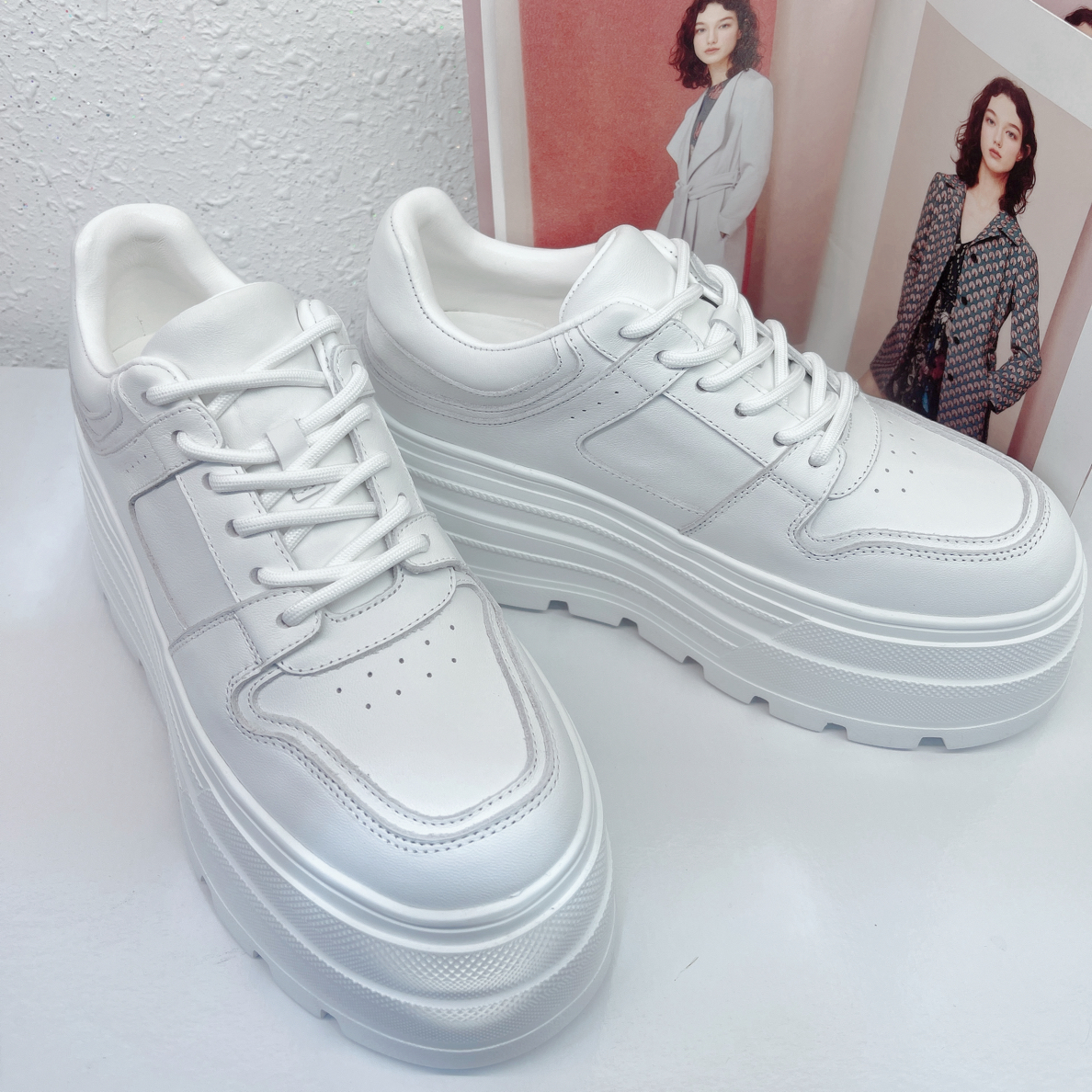 欧版时尚休闲鞋2026新款真皮厚底松糕鞋舒适透气轻便百搭小白鞋潮