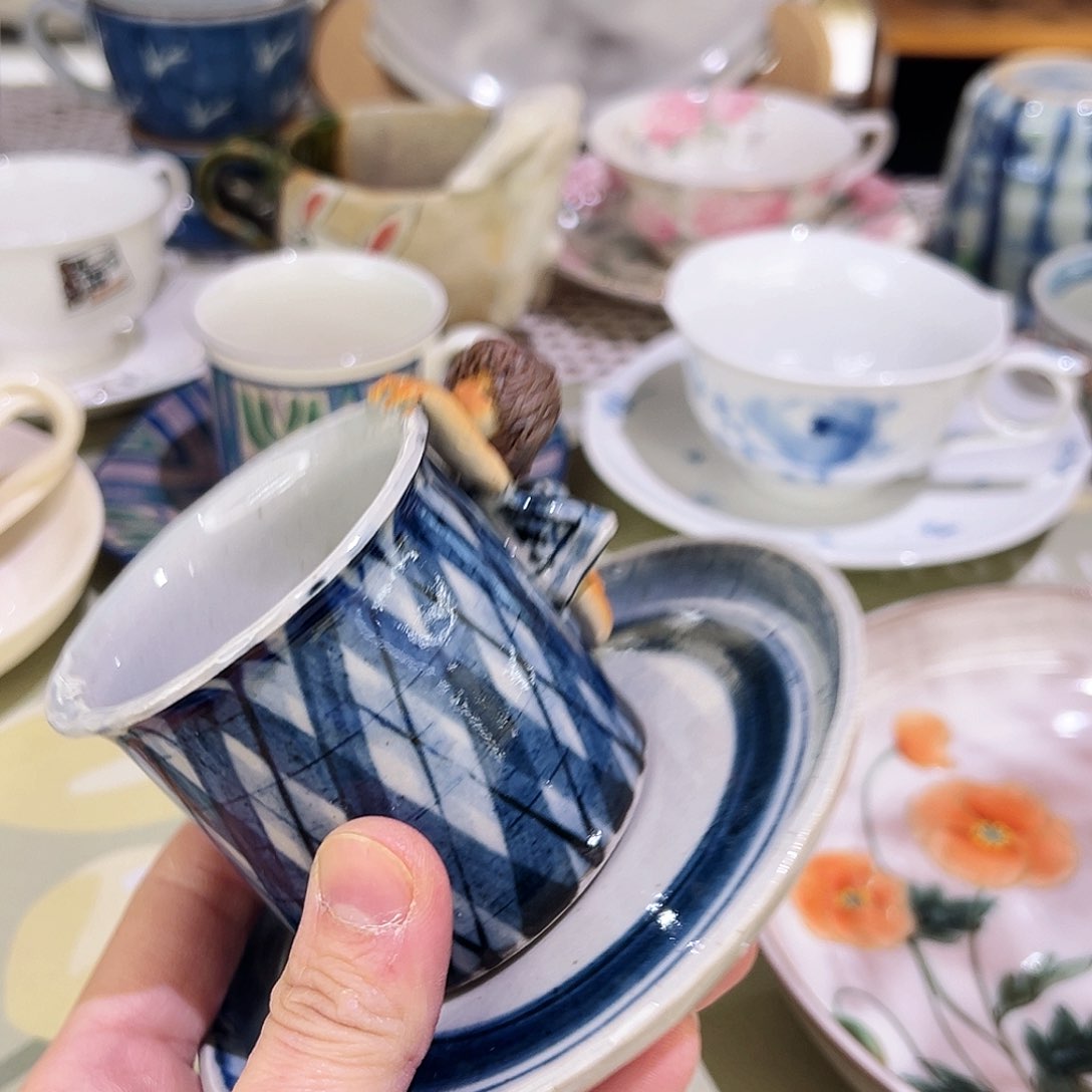 噢*噢咖啡杯和茶杯也要搭配一些