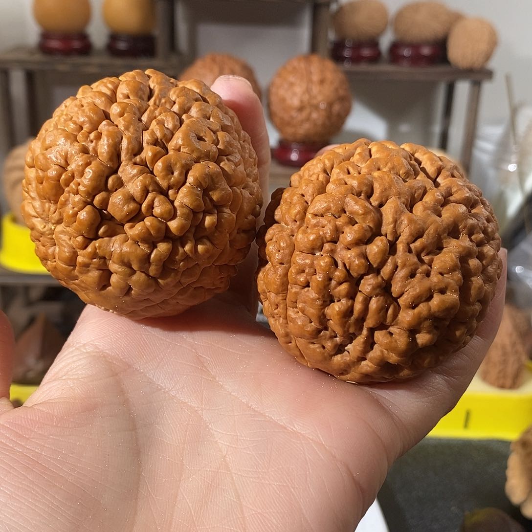 吊坠文玩核桃三瓣脑纹金刚练手5557