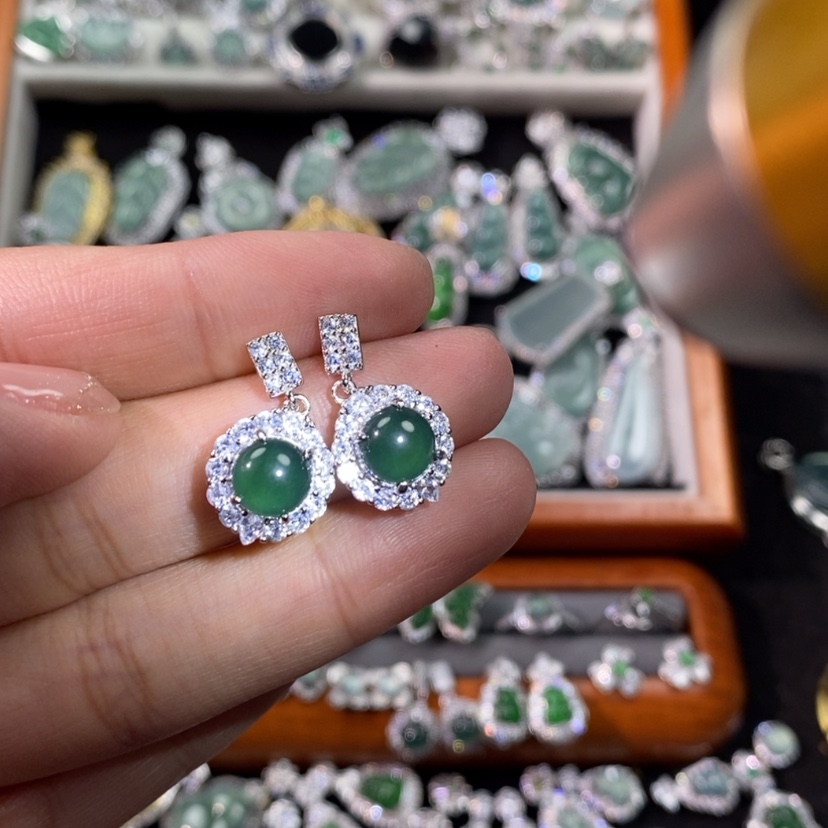 【闪购商品】翡翠颈饰未镶嵌天然