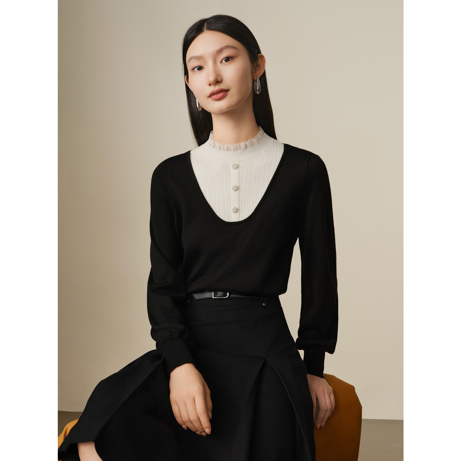 玖姿安娜蔻优雅黑白键宫廷风羊毛混纺针织衫女24冬季款JTED31047