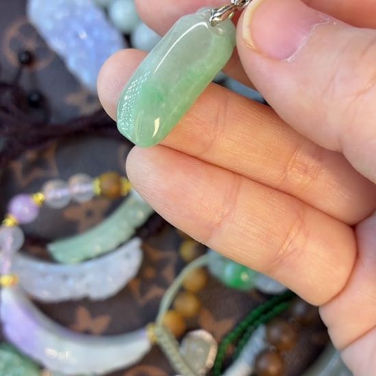 翡翠未镶嵌挂件74