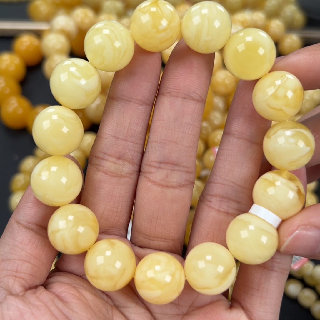 琥珀未镶嵌手链30.7克