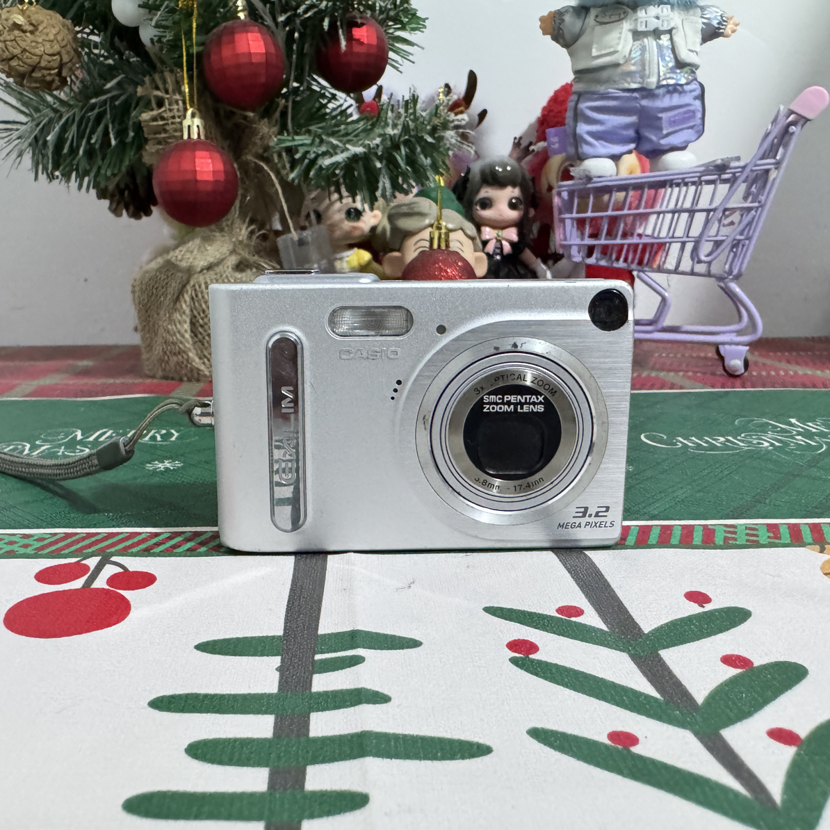 8新 Casio/卡西欧 9新 z3 400万像素3倍变焦复古冷白皮c相机配