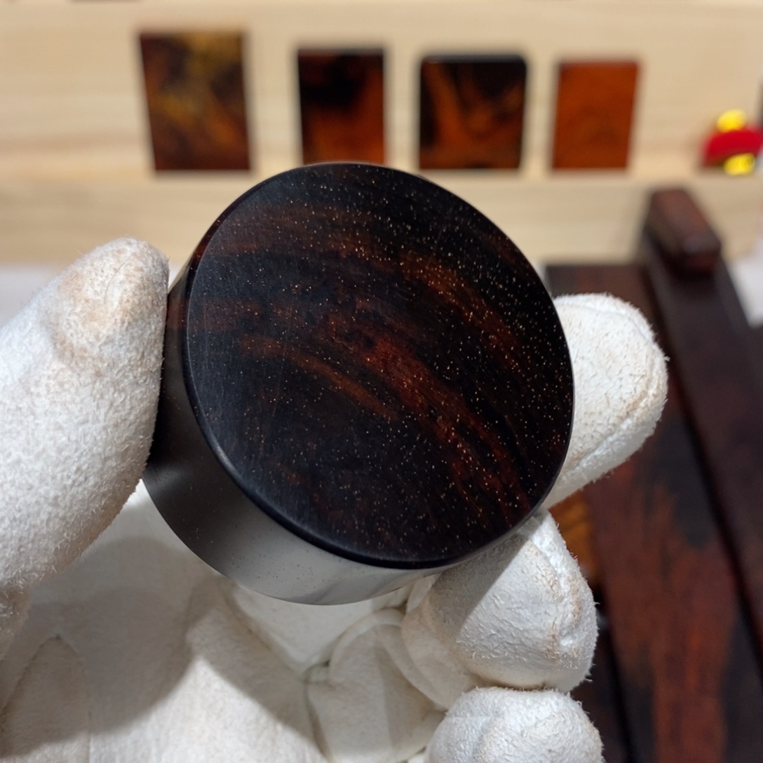 不***热交趾黄檀（大红酸枝）