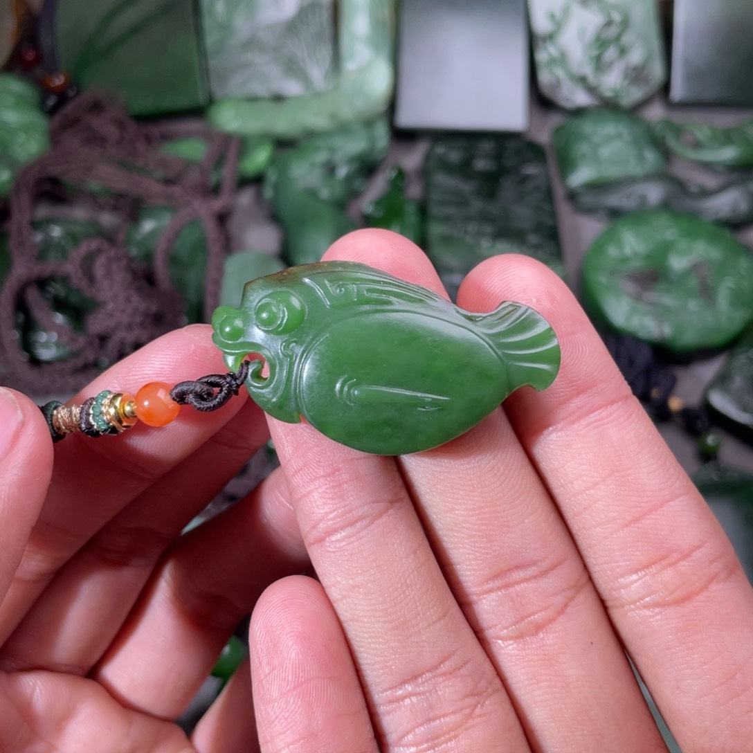 和田玉（碧玉）颈饰未镶嵌沧**粟