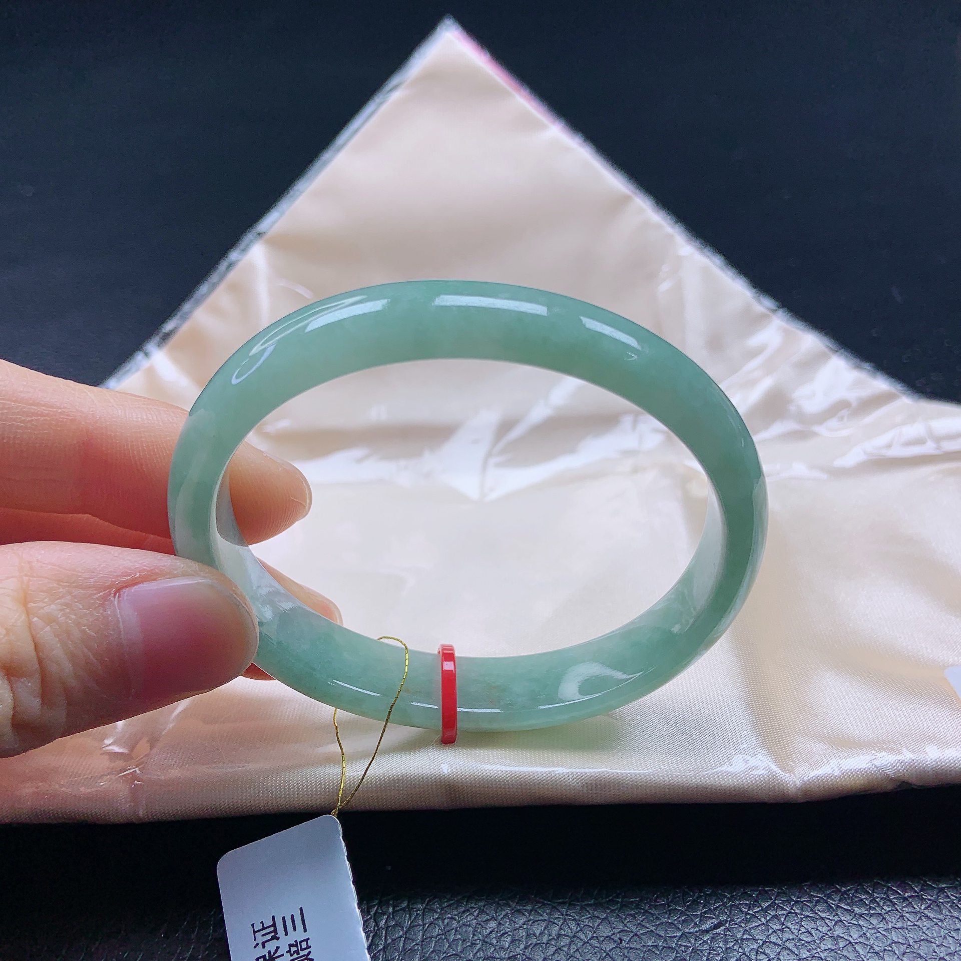 55➕圈口糯冰种满绿翡翠（贵妃镯）缅甸天然a货绿色女款