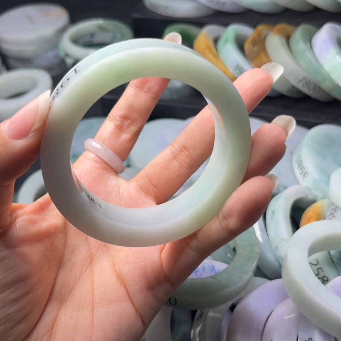 定制翡翠手镯未镶嵌克*伊