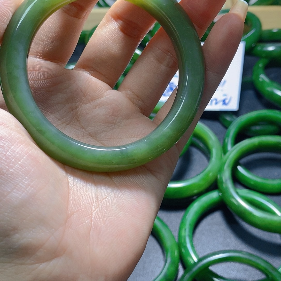 和田玉（碧玉）未镶嵌手链