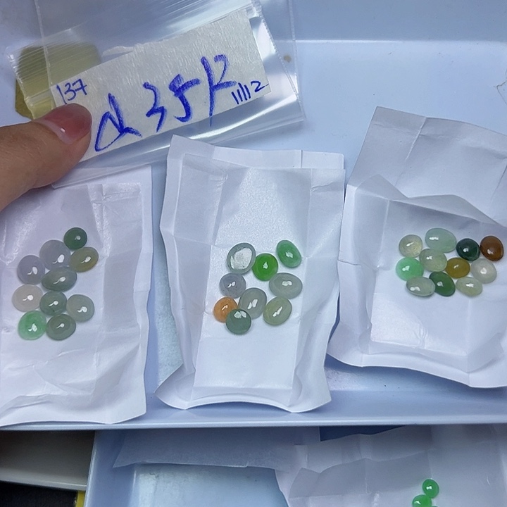 未镶嵌定制翡翠小*不