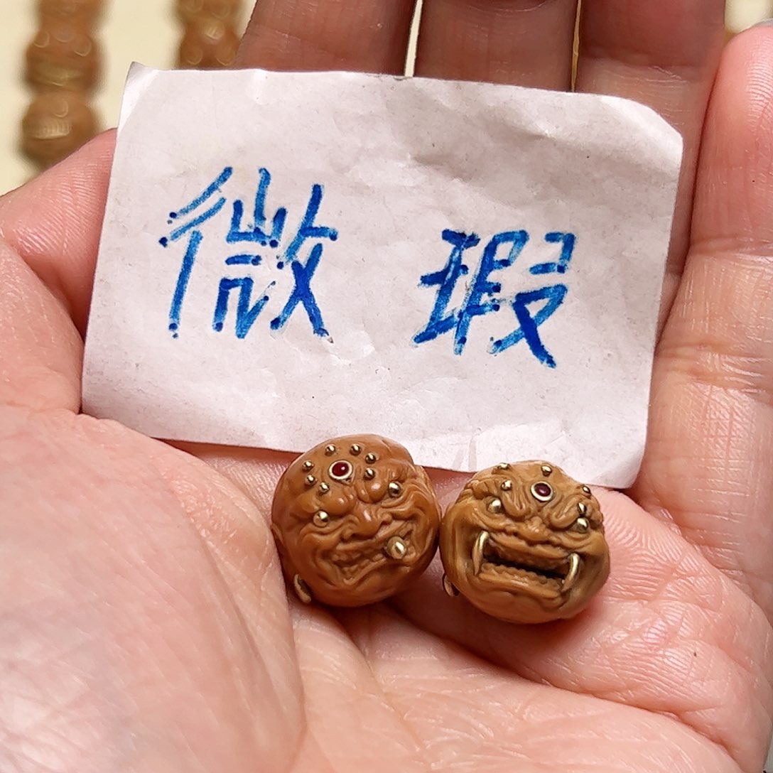 猴头核桃把件微瑕