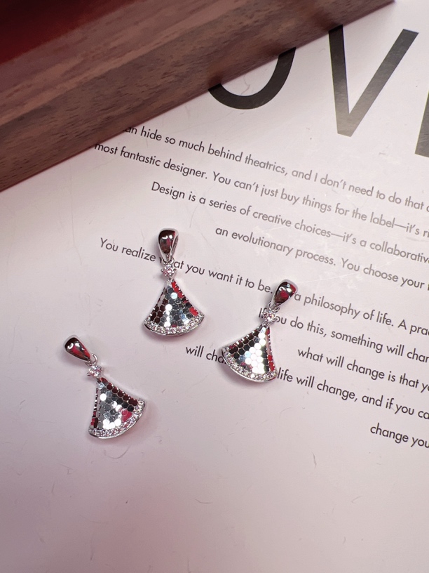 吊坠925银合成锆石 精工厂时尚电白合成锆石立体龙鳞爆闪银吊坠