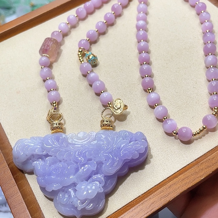 翡翠颈饰未镶嵌翡翠吊坠