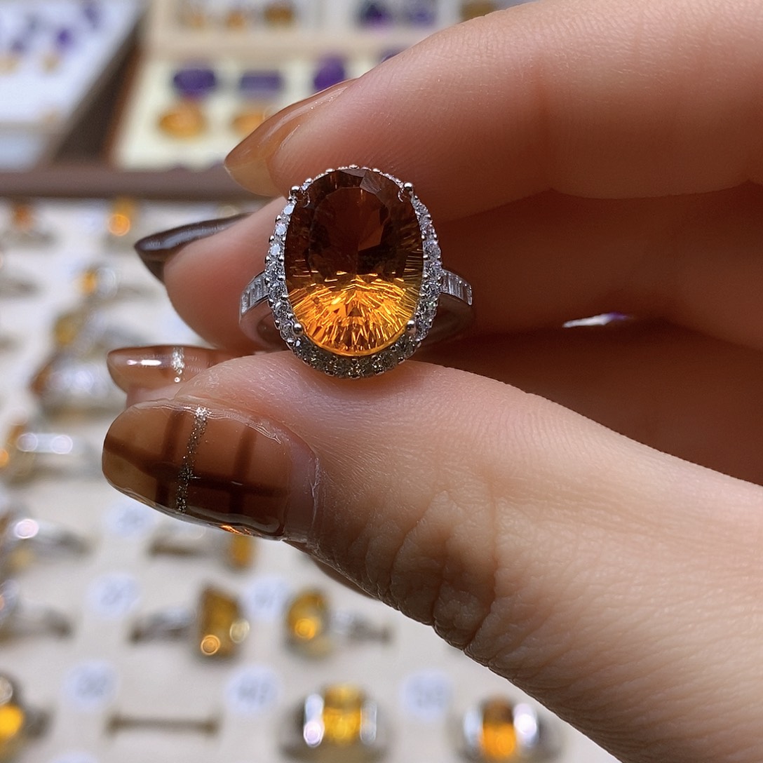 t***）水晶戒指银S925镶嵌纯天然黄水晶戒指J