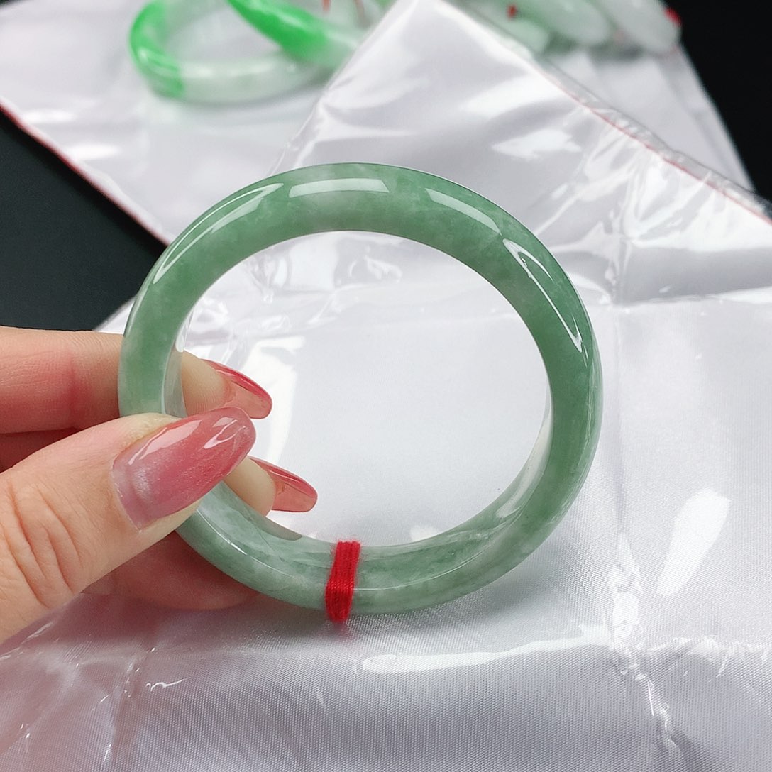 翡翠手镯未镶嵌翡翠191