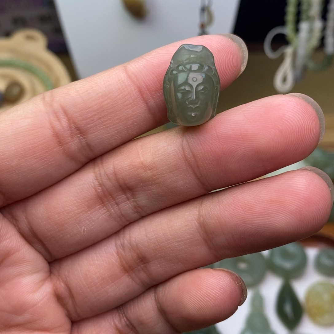 和田玉未镶嵌颈饰手机挂 钥匙挂