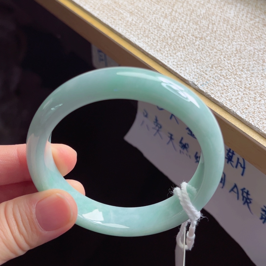 翡翠未镶嵌手镯手镯