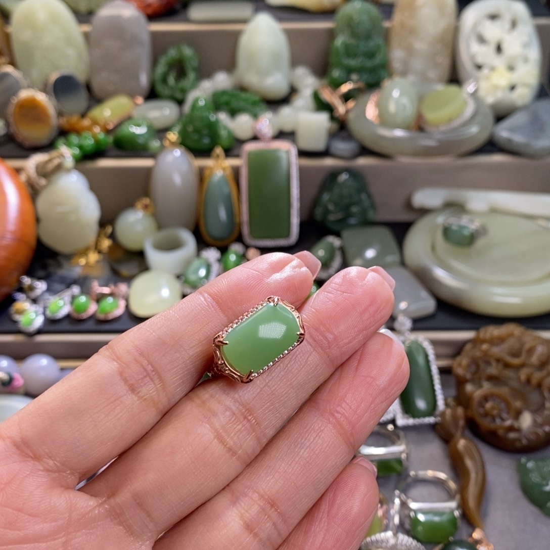 和田玉挂件银S925镶嵌小*莉