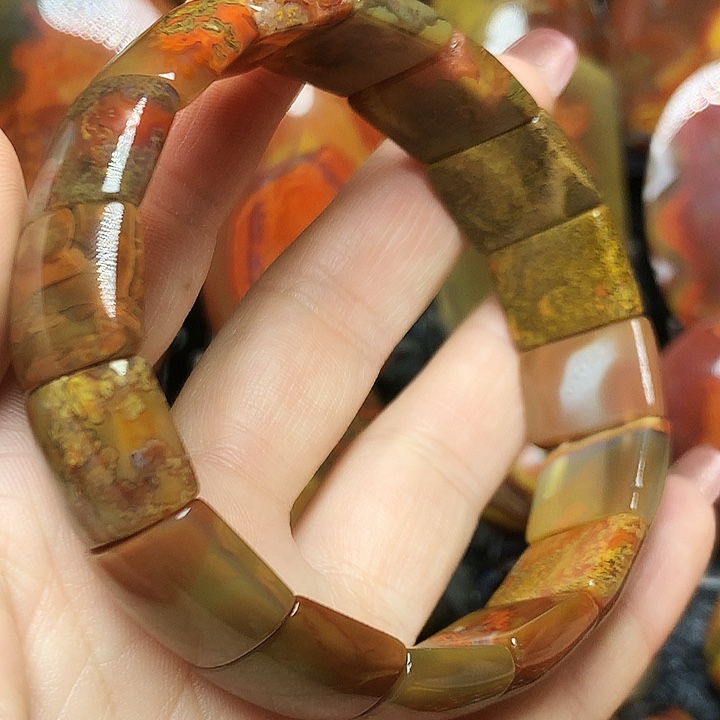 兰***芳玛瑙/玉髓未镶嵌手链