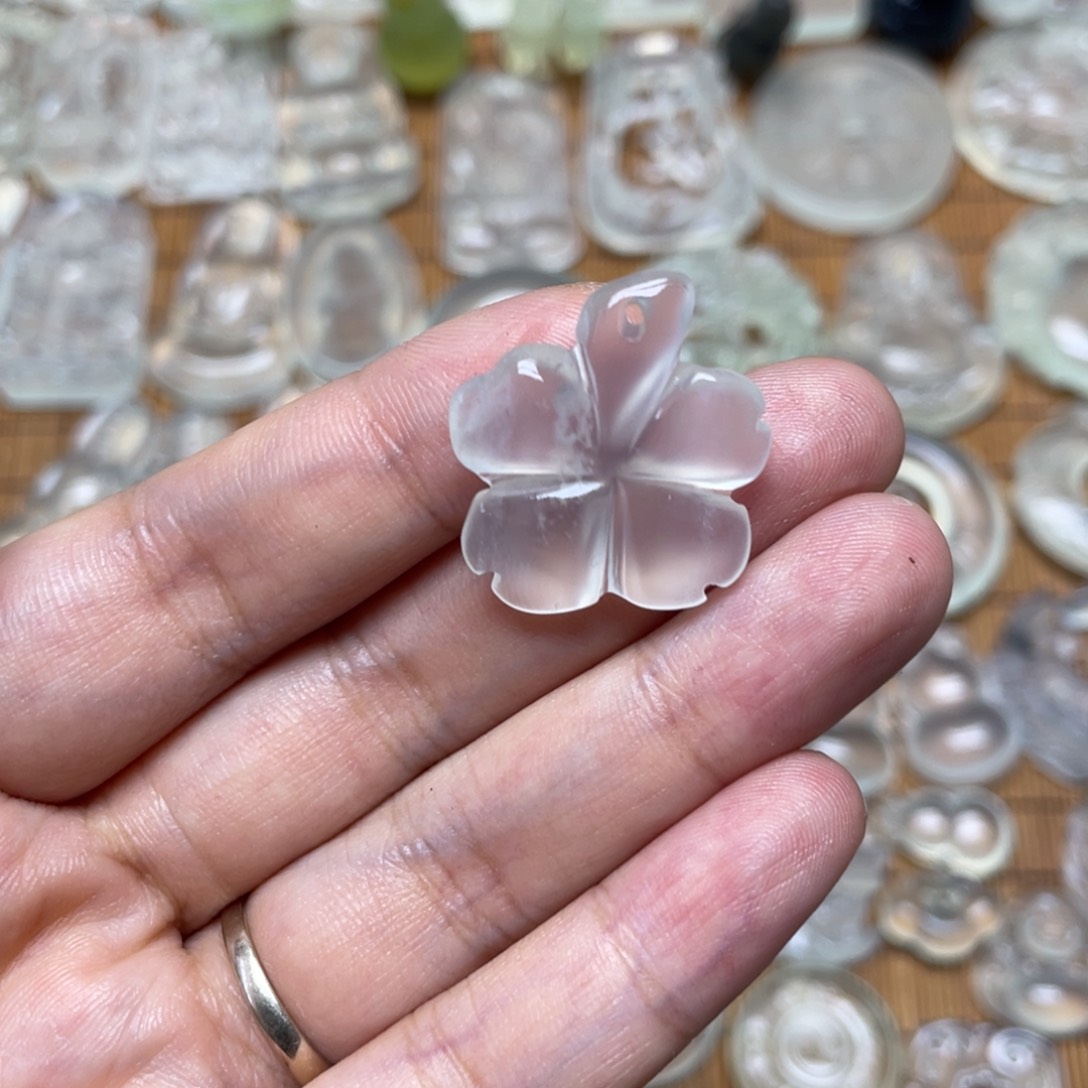 未镶嵌蛇纹石玉颈饰