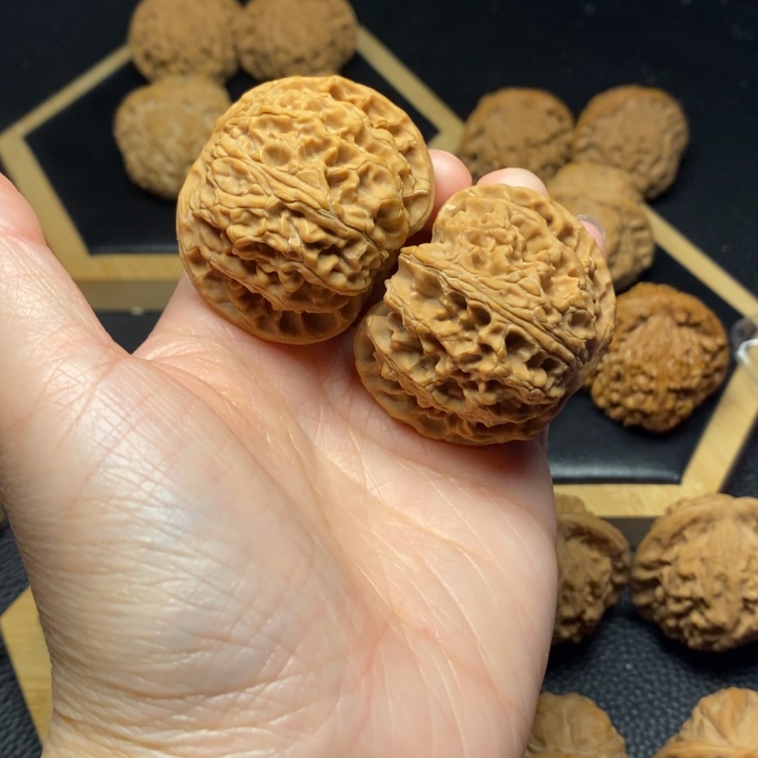 文玩核桃把件你****了苹果园