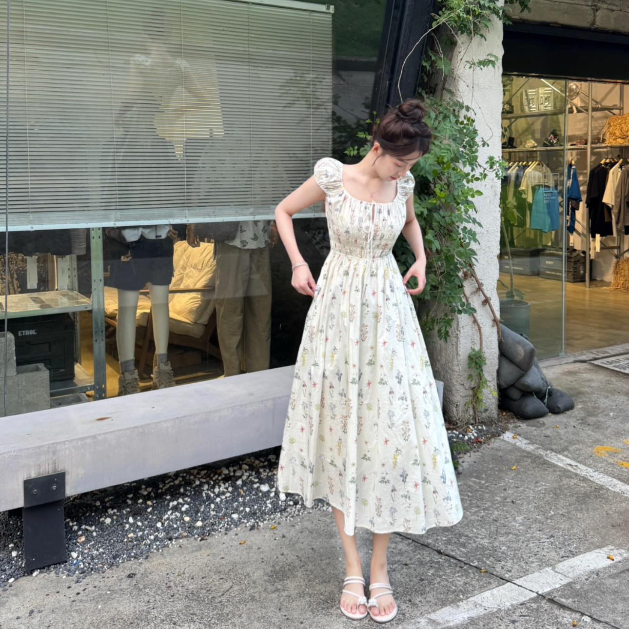 【澄澄】涂鸦圆领绑带抽褶纯欲夏季连衣裙法式碎花甜美慵懒风