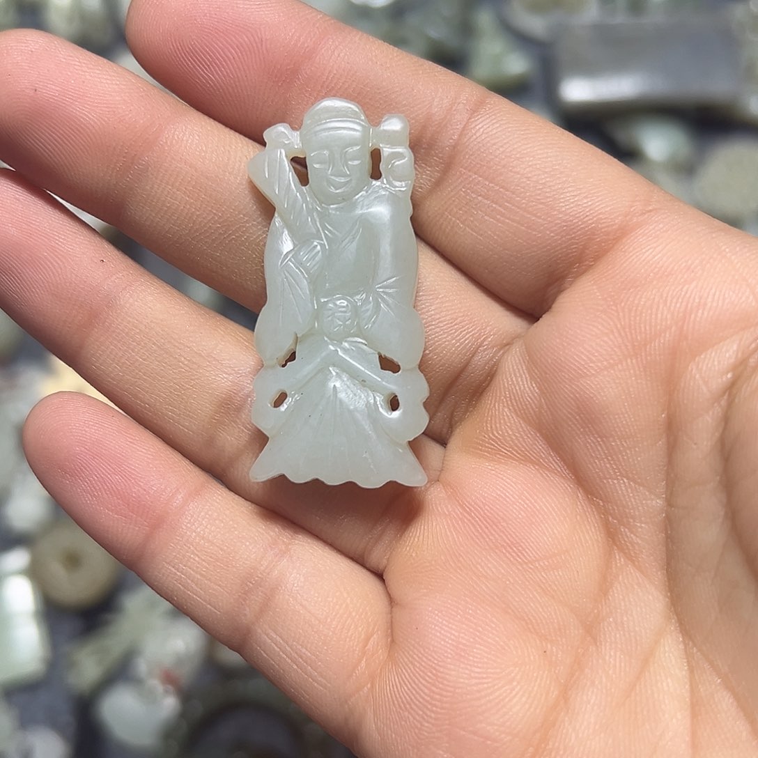 和田玉颈饰未镶嵌