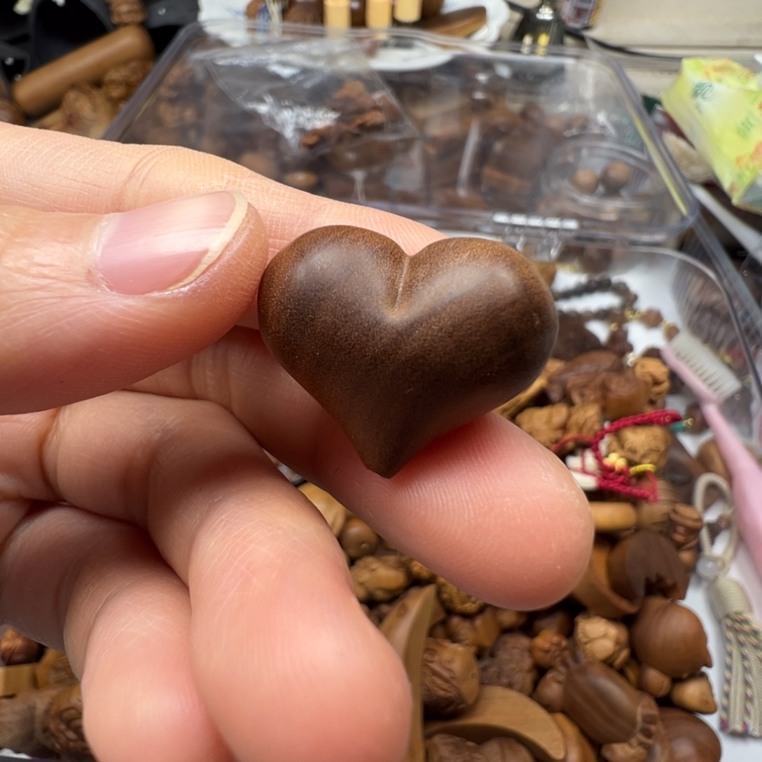 檀香木爱心老山檀