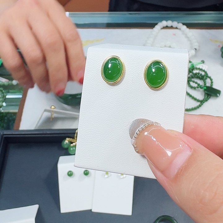 和田玉（碧玉）椭圆款耳钉银S925镶嵌