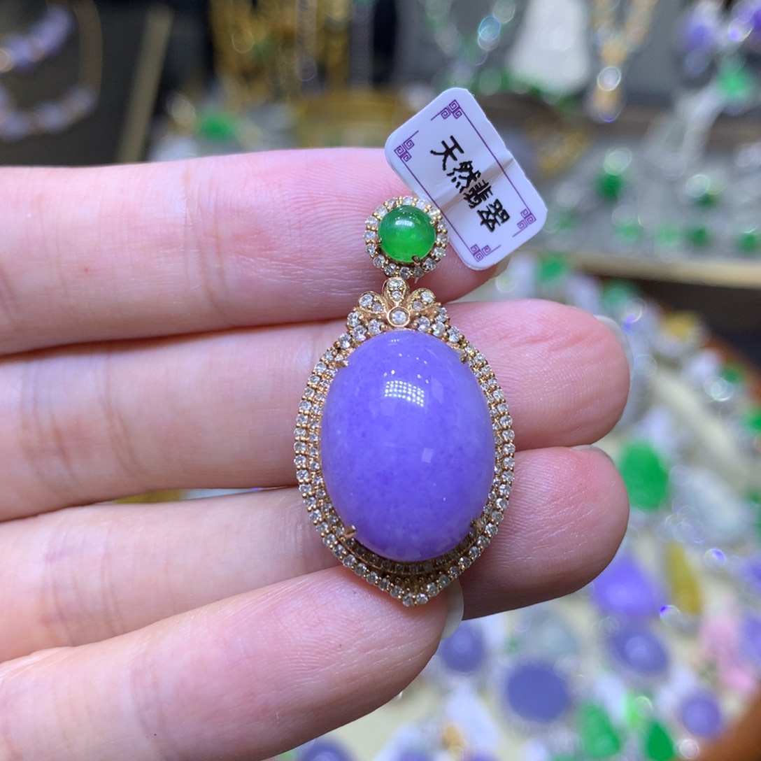 翡翠18K金镶嵌颈饰