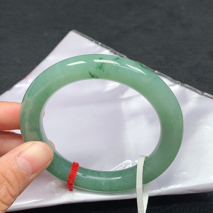 未镶嵌手镯（圆镯）翡翠54圈